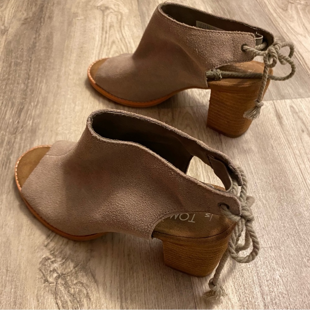 Toms Tan Elba Booties Peep Toe Suede Tassles Taupe Chunky Block Heel Mules | 8 - Picture 8 of 16